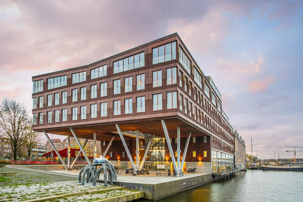 AMSTERDAM Barentszplein 8 A