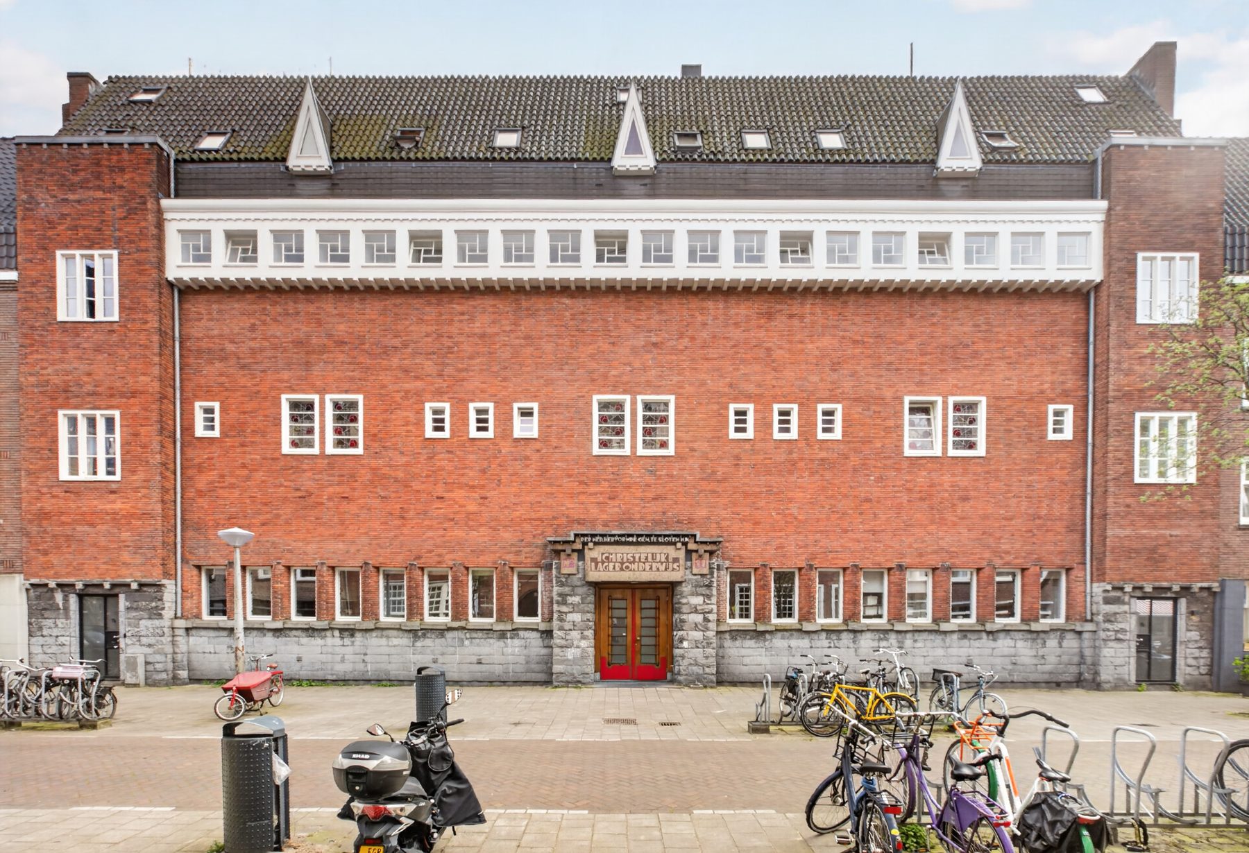 
    Floris Versterstraat 11 C|Amsterdam
