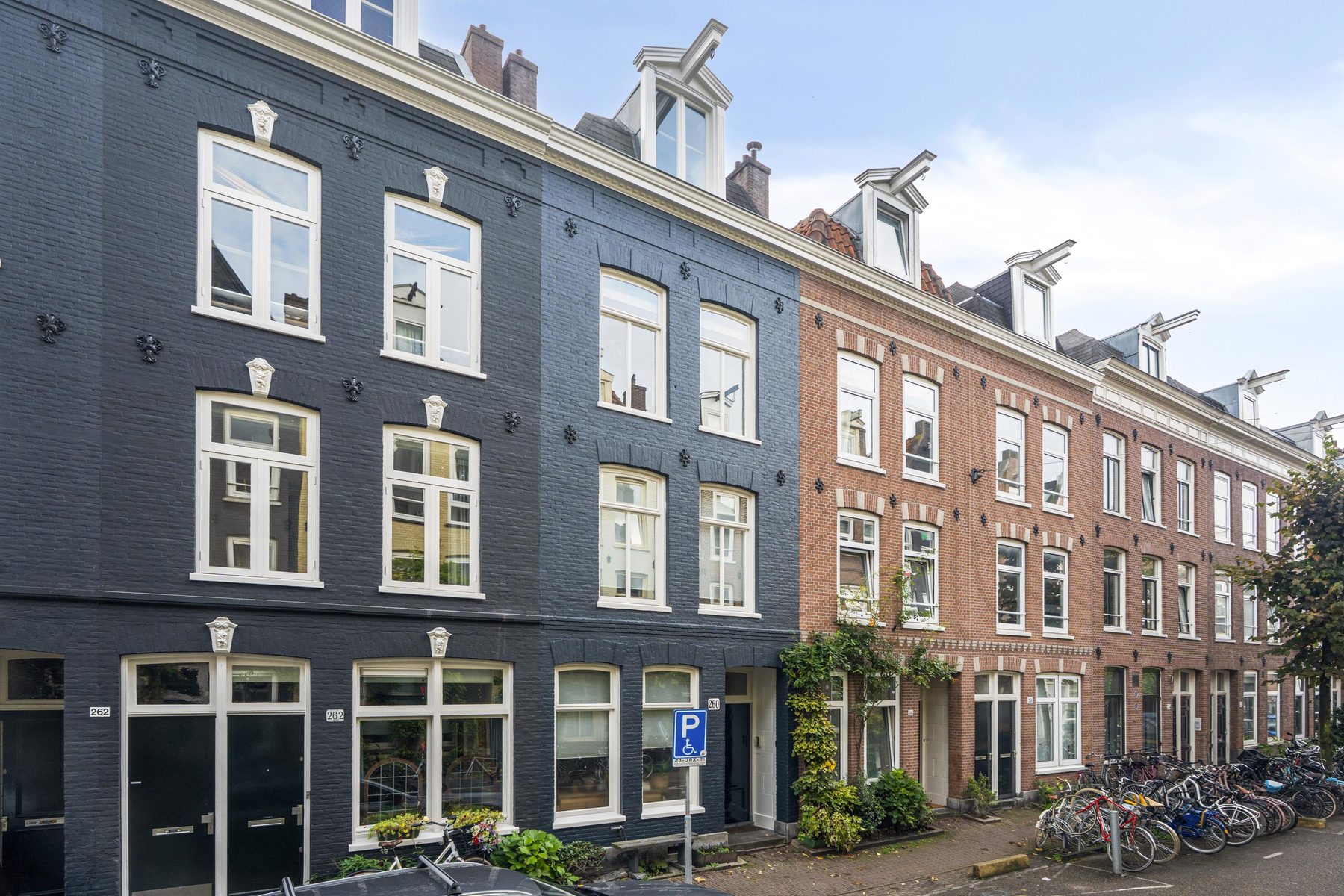 AMSTERDAM Govert Flinckstraat 260 B