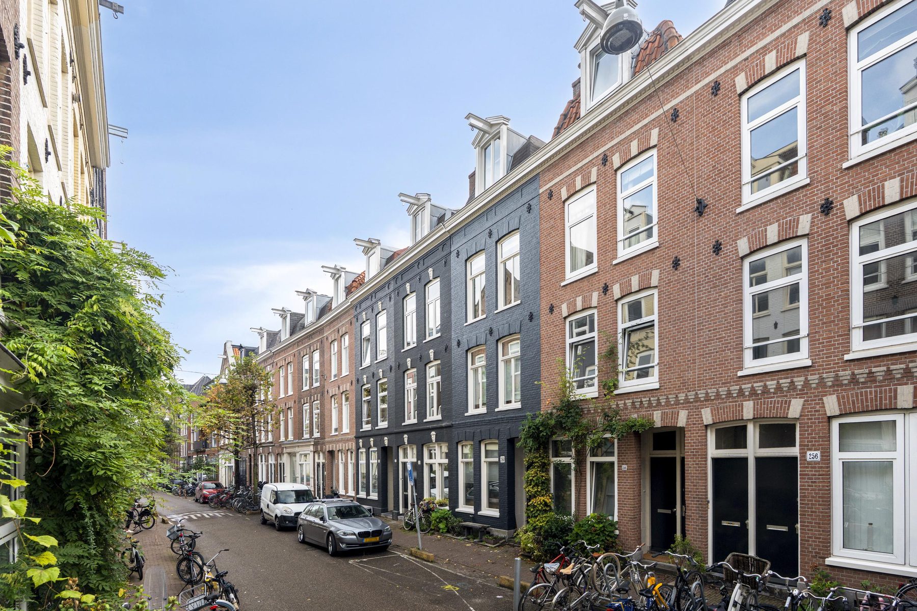 AMSTERDAM Govert Flinckstraat 260 B