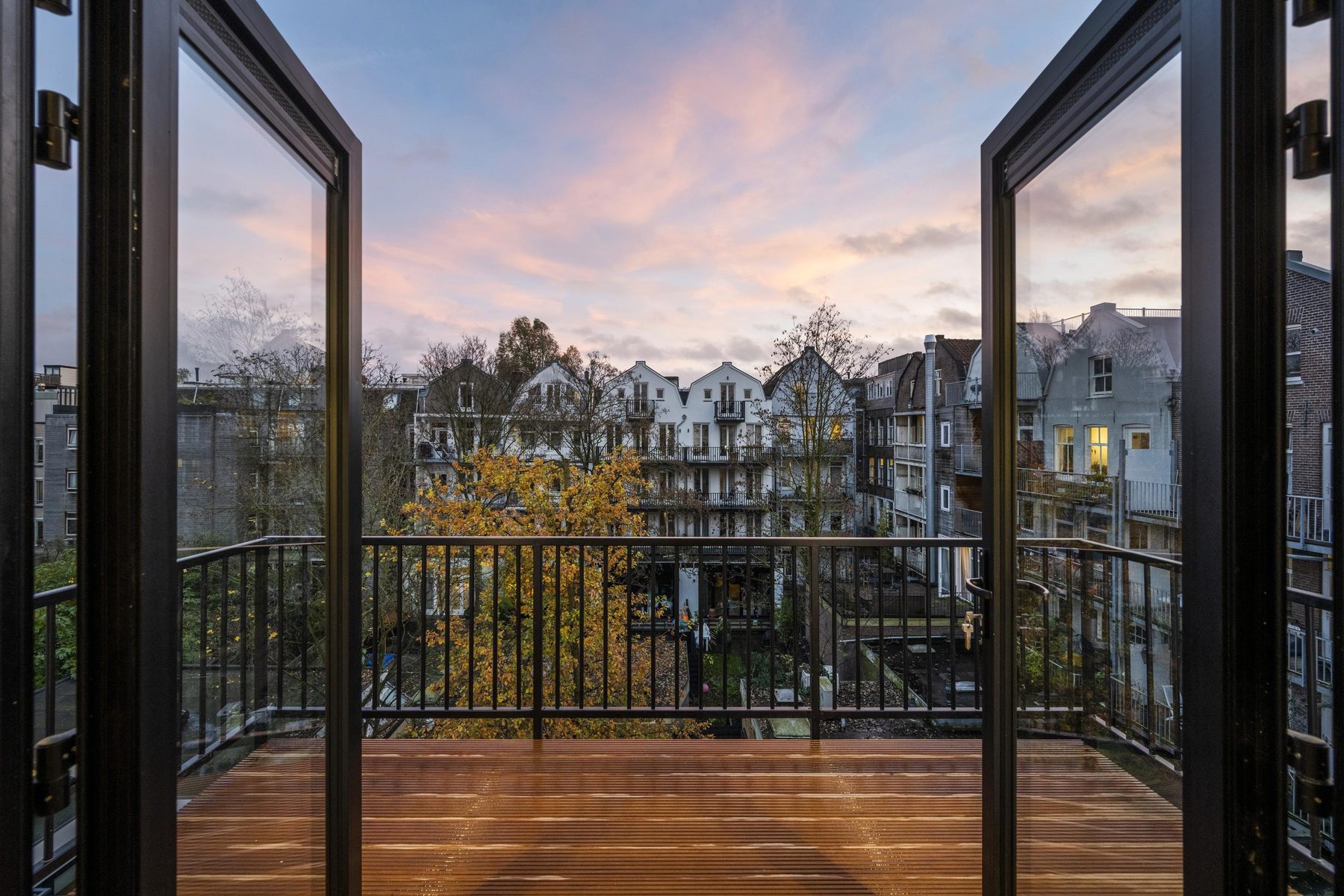 
    Govert Flinckstraat 332 D|Amsterdam
