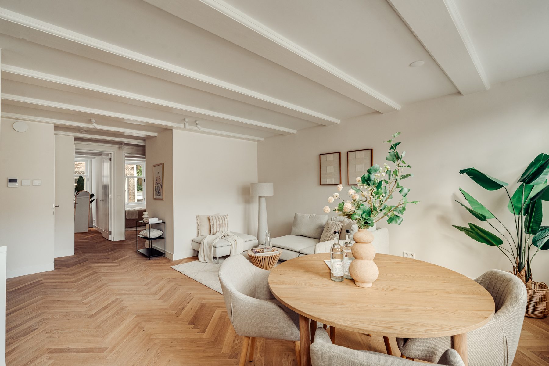 
    Haarlemmer Houttuinen 17 B|Amsterdam
