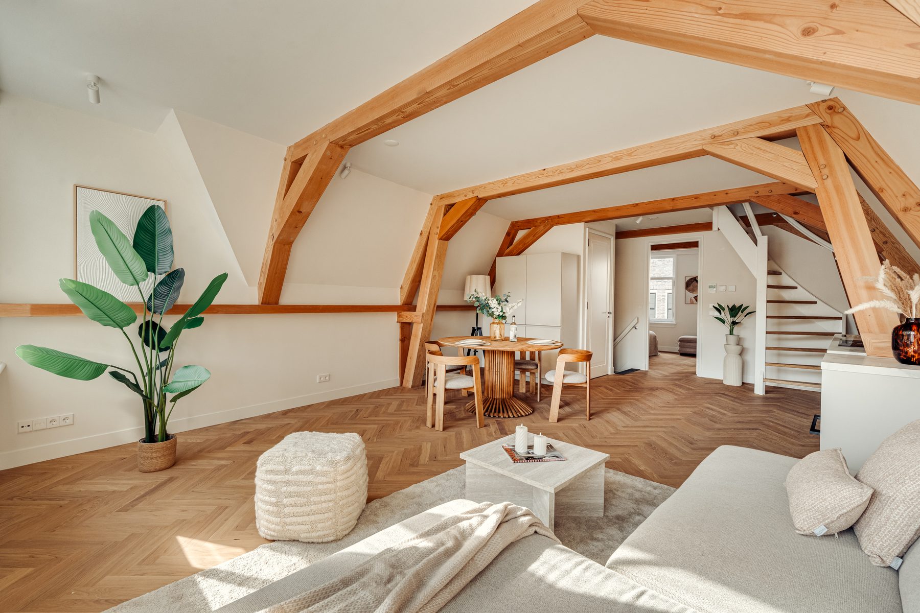 
    Haarlemmer Houttuinen 17 C|Amsterdam

