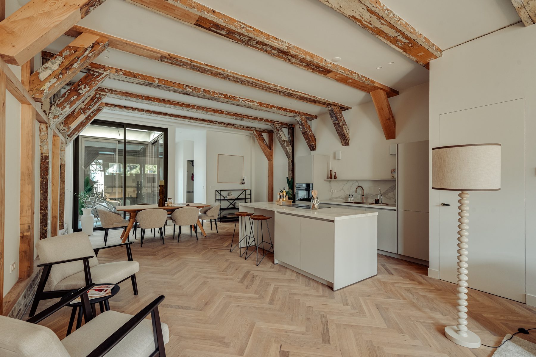 
    Haarlemmer Houttuinen 19 A|Amsterdam
