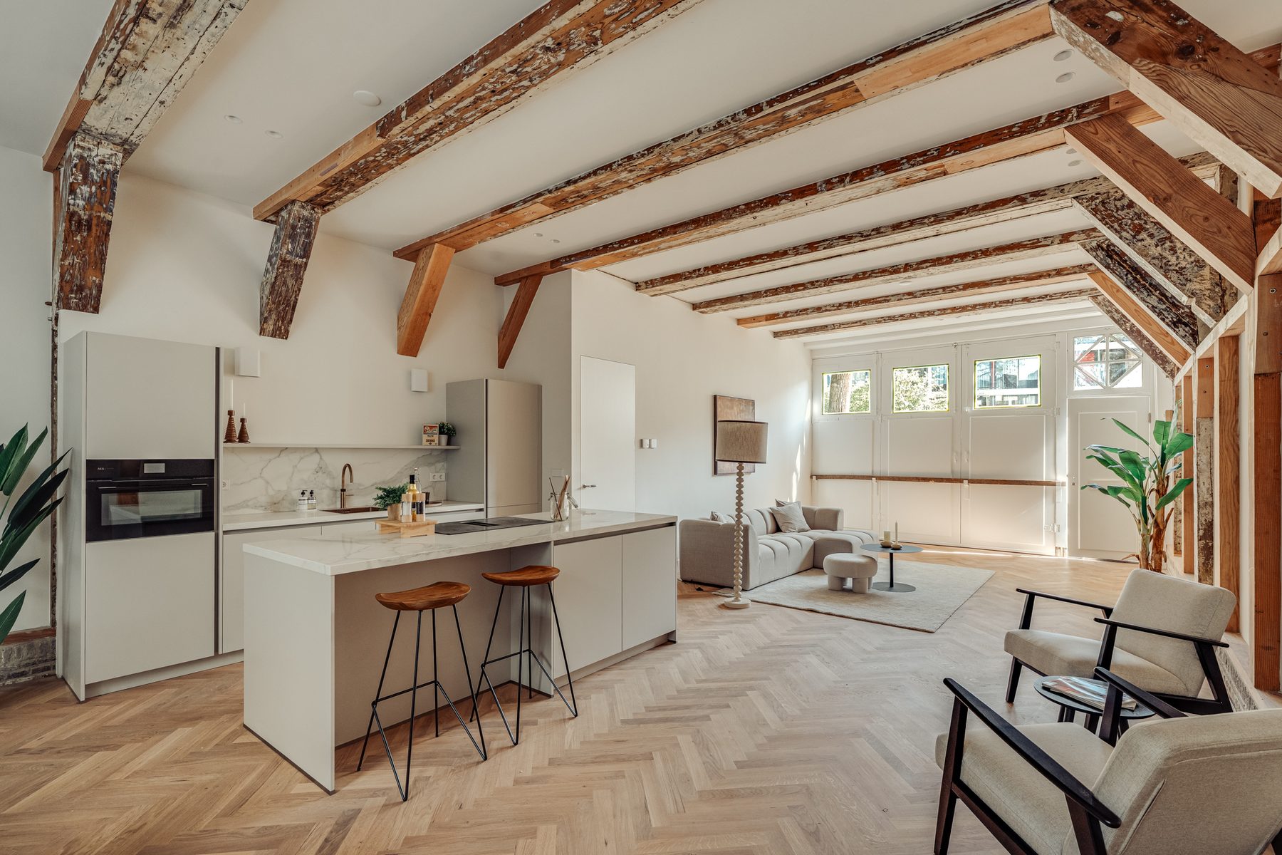 
    Haarlemmer Houttuinen 19 A|Amsterdam
