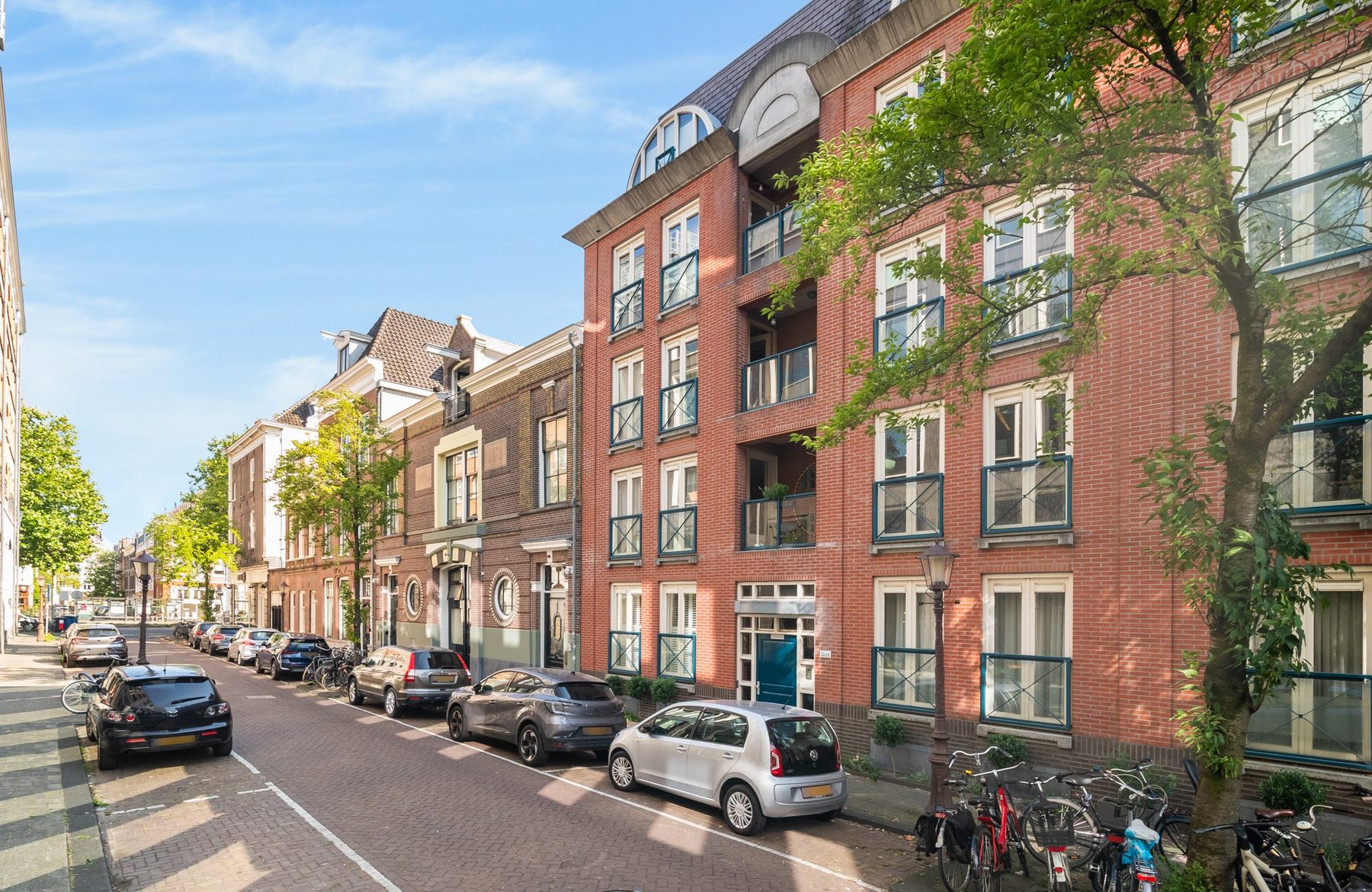 
    Huidekoperstraat 25 B|Amsterdam
