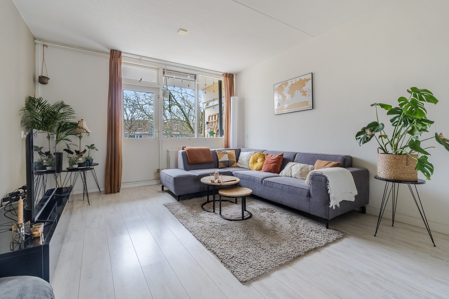 AMSTERDAM Insulindeweg 57 C