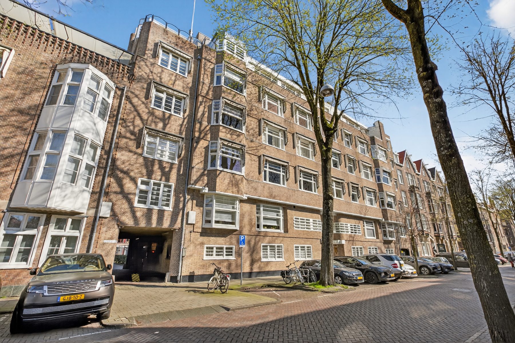 
    Jacob Obrechtstraat 67 F|Amsterdam
