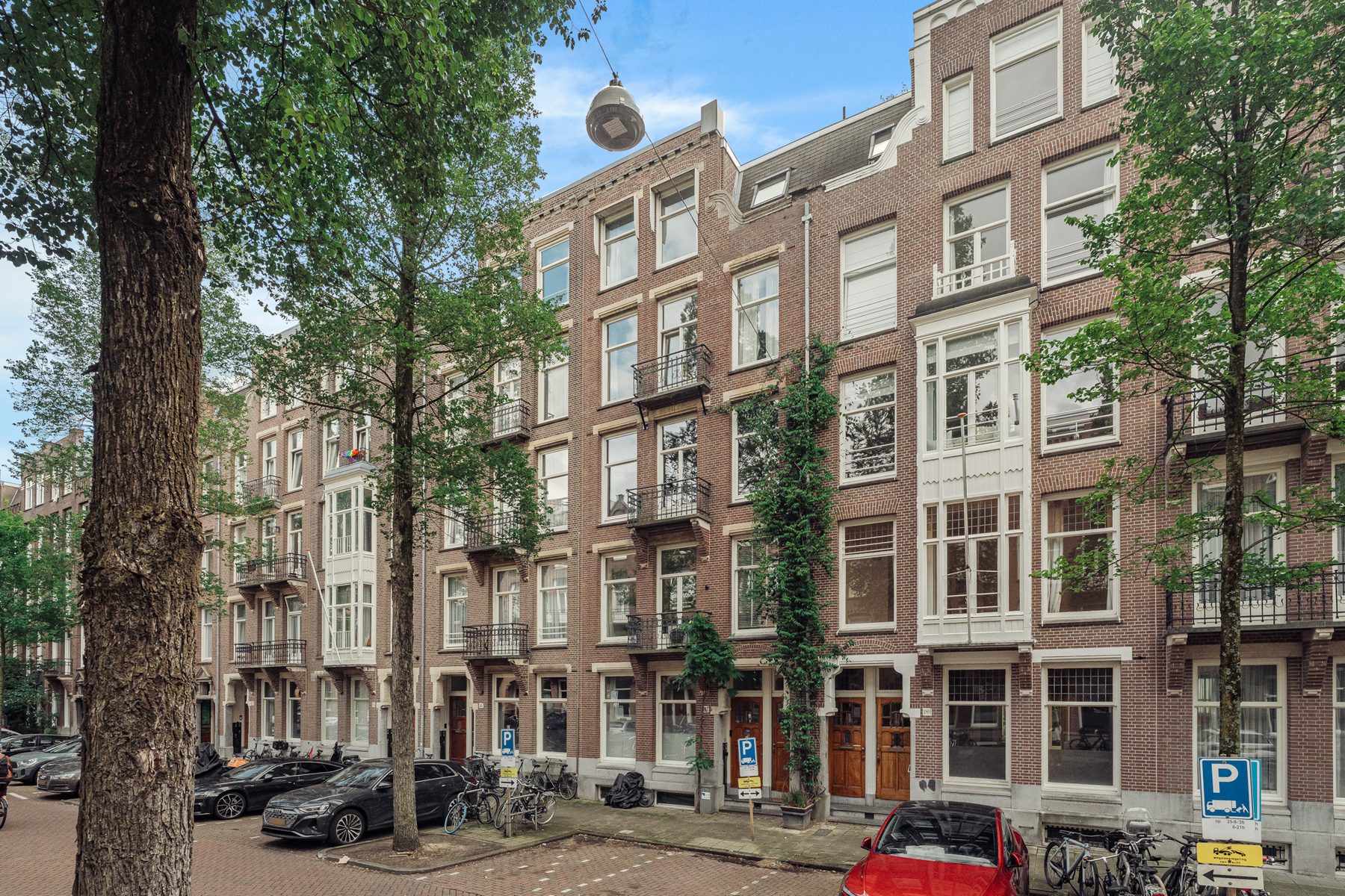 
    Johannes Verhulststraat 187 H|Amsterdam
