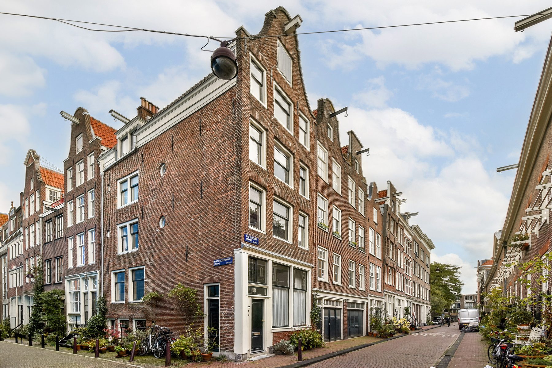 
    Karthuizersstraat 22|Amsterdam
