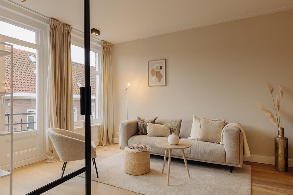 
    Laurierstraat 218-3|Amsterdam
