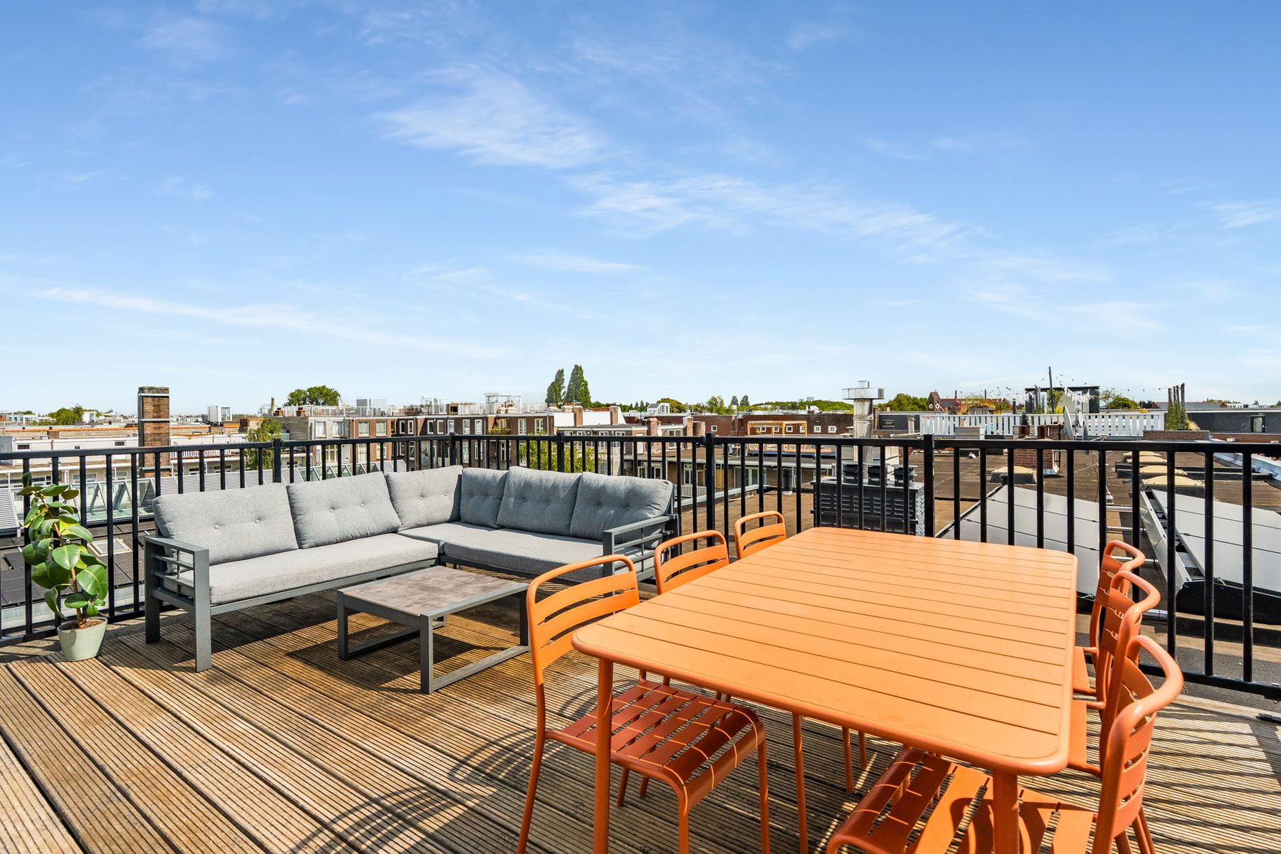 
    Lodewijk Boisotstraat 12-4|Amsterdam
