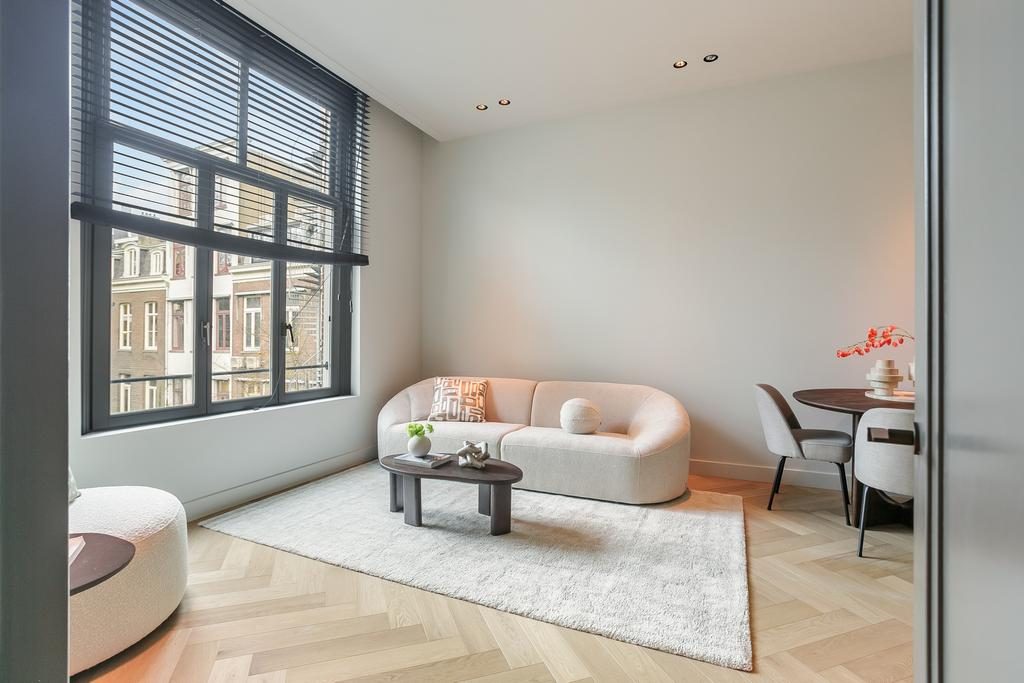 AMSTERDAM Nicolaas Witsenkade 48 B