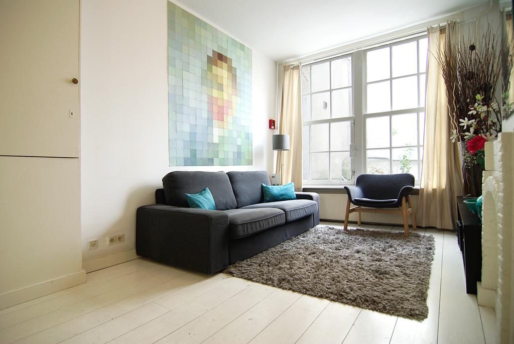 AMSTERDAM Nieuwe Spiegelstraat 46 H