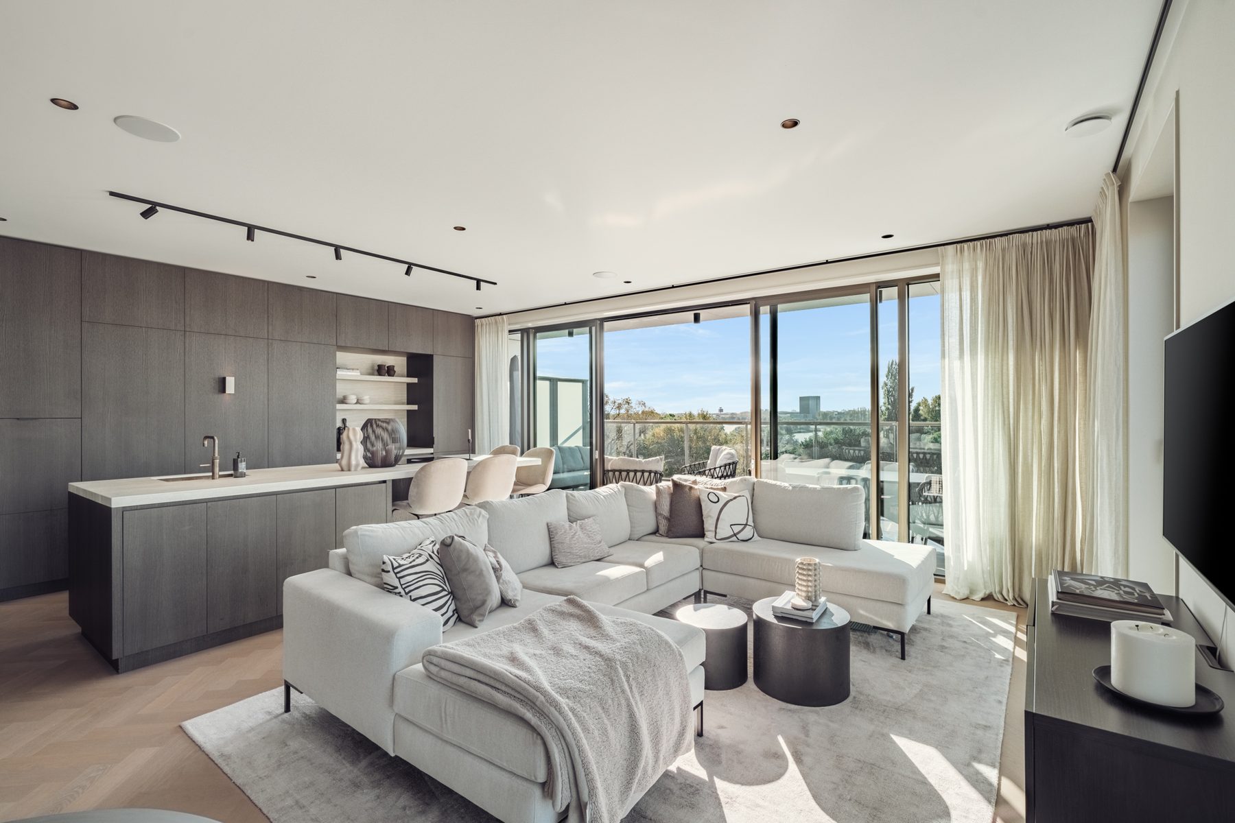 AMSTERDAM Nieuwevaartweg 61 