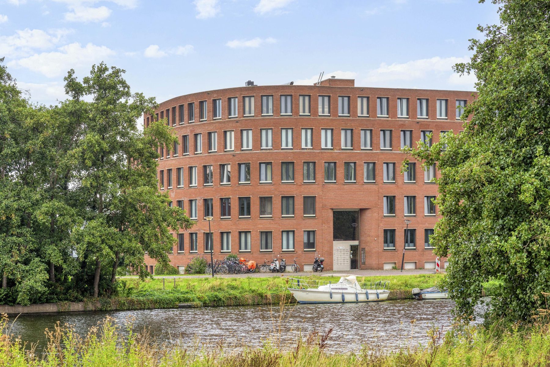 
    P. Hans Frankfurthersingel 108|Amsterdam
