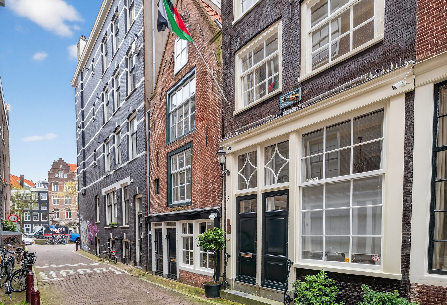 
    Passeerdersstraat 1 H|Amsterdam
