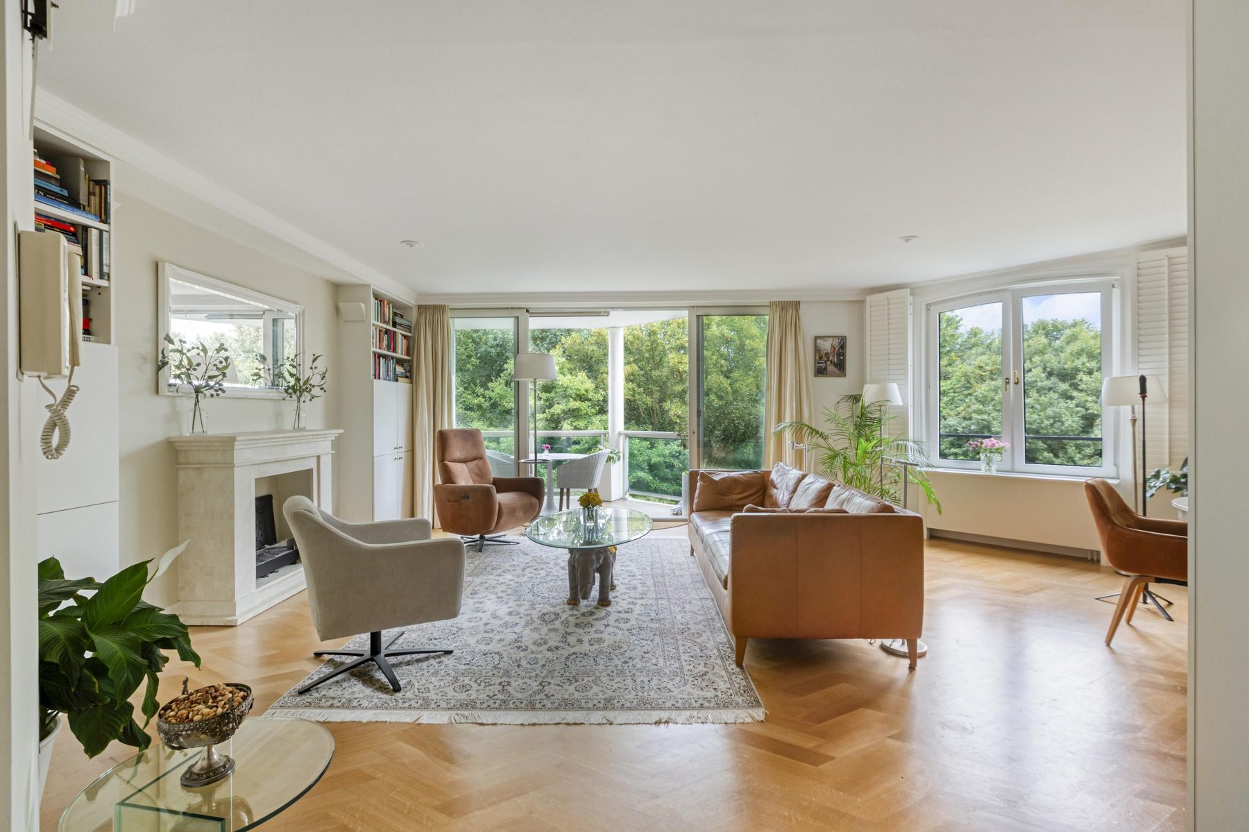
    Pieter Cornelisz. Hooftstraat 188|Amsterdam
