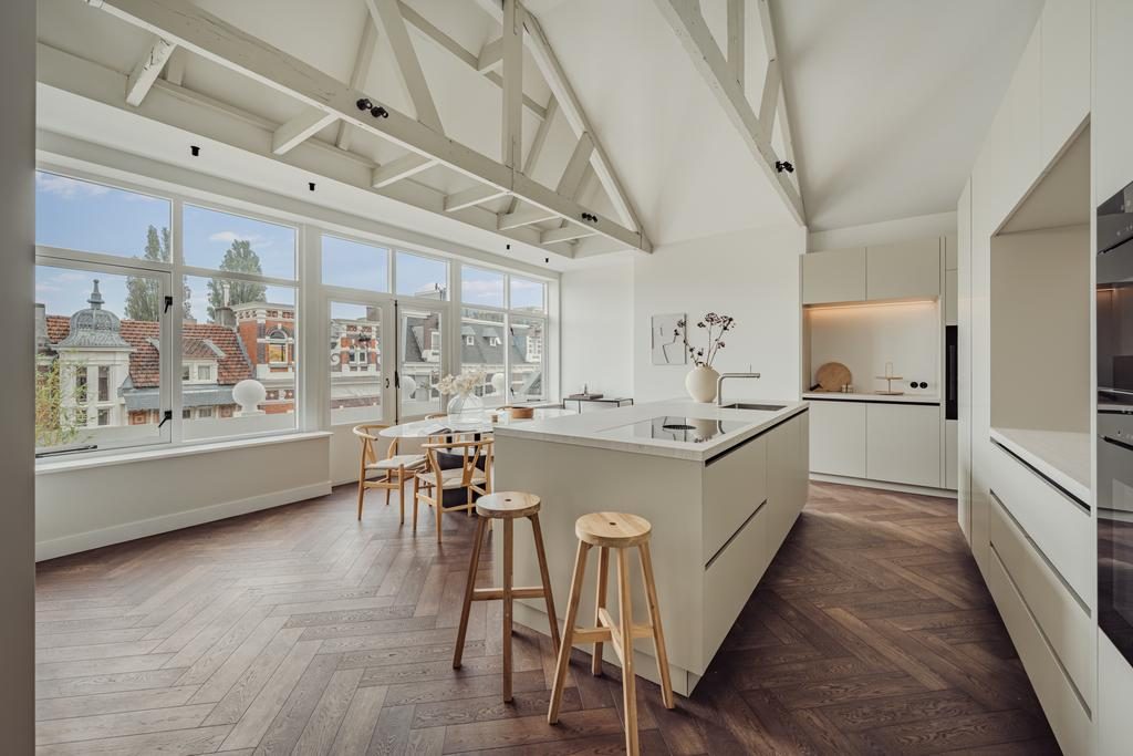 
    Roemer Visscherstraat 21-3|Amsterdam
