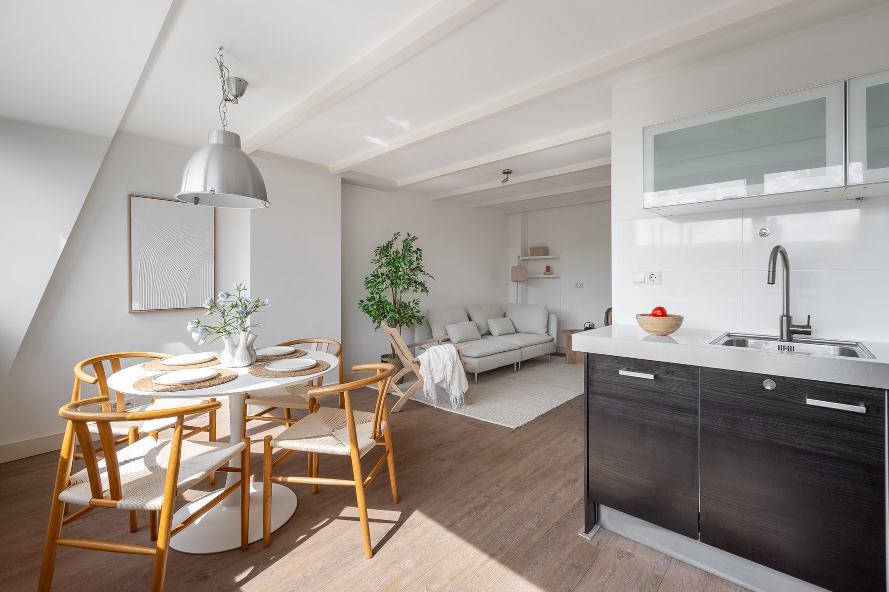 
    Sint Willibrordusstraat 73-4|Amsterdam
