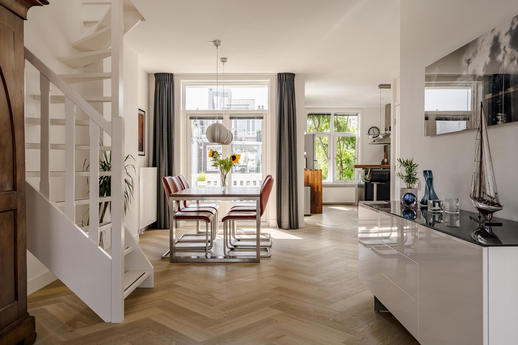 
    Sluisstraat 43-3|Amsterdam
