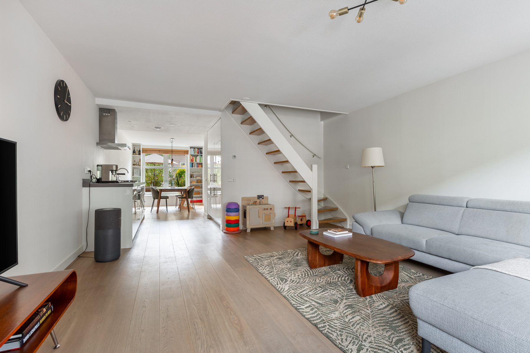 
    Spaarndammerstraat 111 B|Amsterdam
