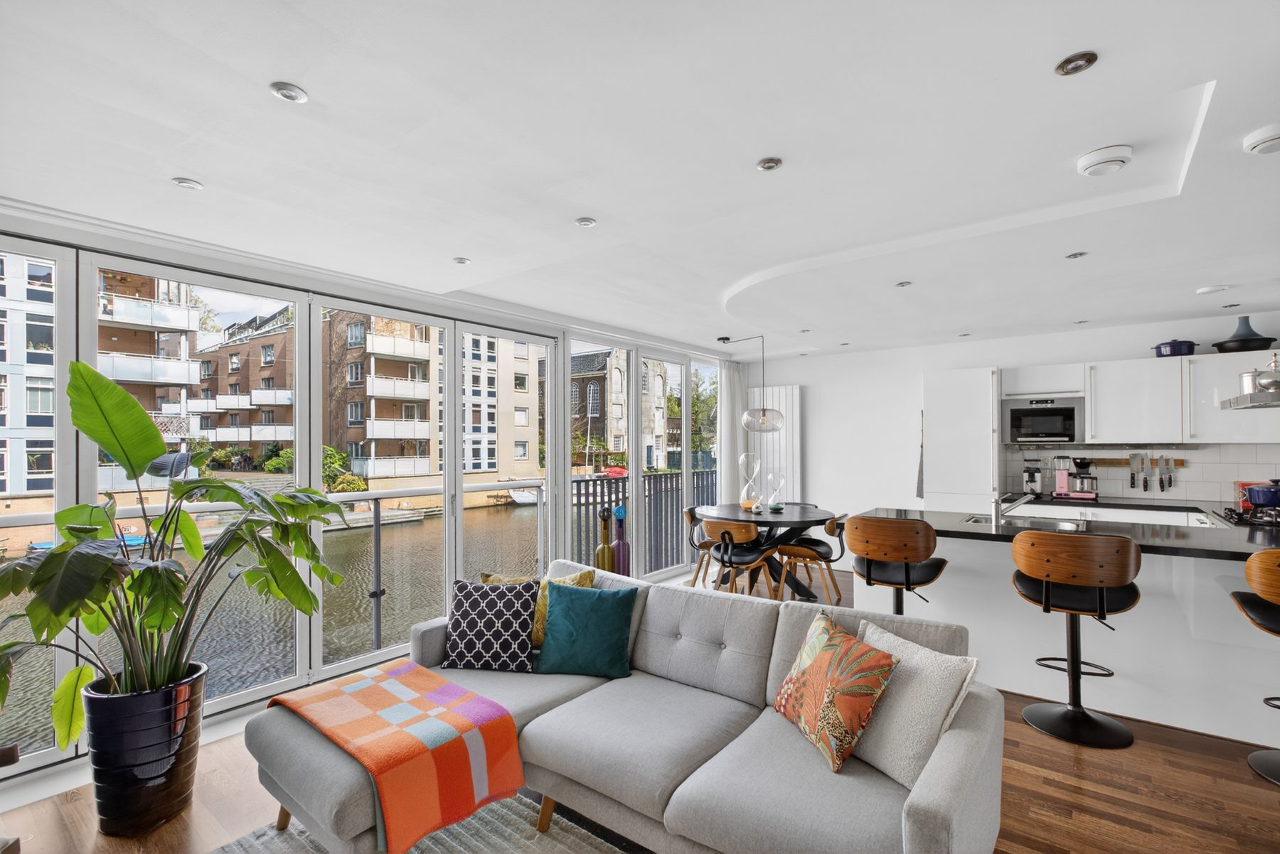 AMSTERDAM Valkenburgerstraat 192 Bimage 21