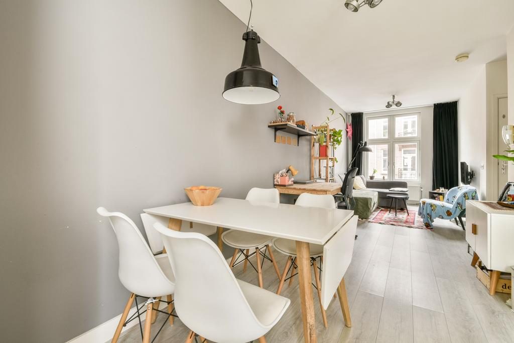 AMSTERDAM Van Bossestraat 38-2