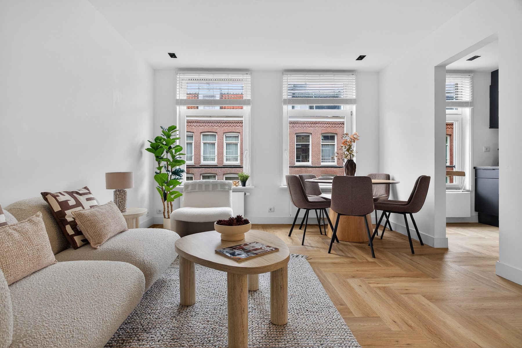 
    Van Ostadestraat 13 2V|Amsterdam
