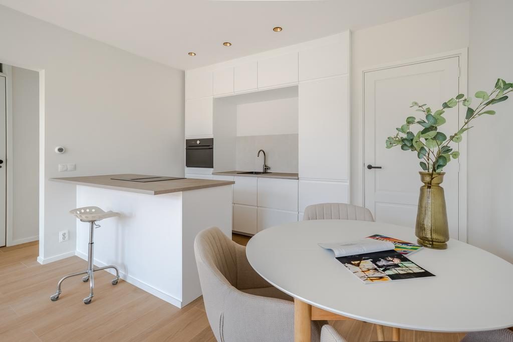 
    Van Ostadestraat 13 3V|Amsterdam
