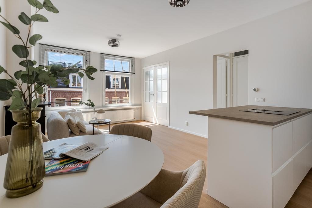AMSTERDAM Van Ostadestraat 13 3V