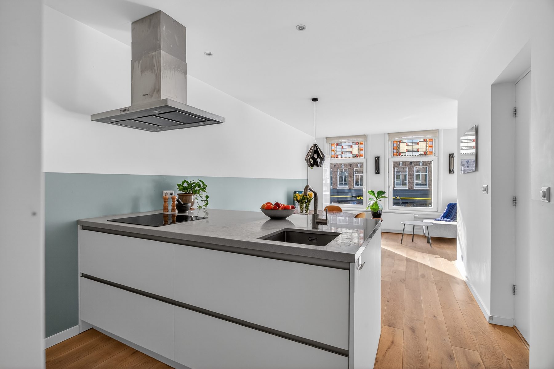 
    Van Woustraat 31-1|Amsterdam
