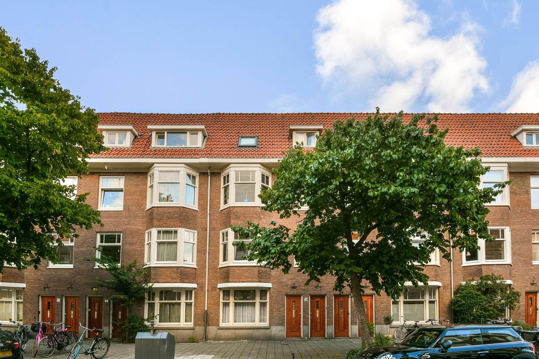 
    Woestduinstraat 39-1|Amsterdam
