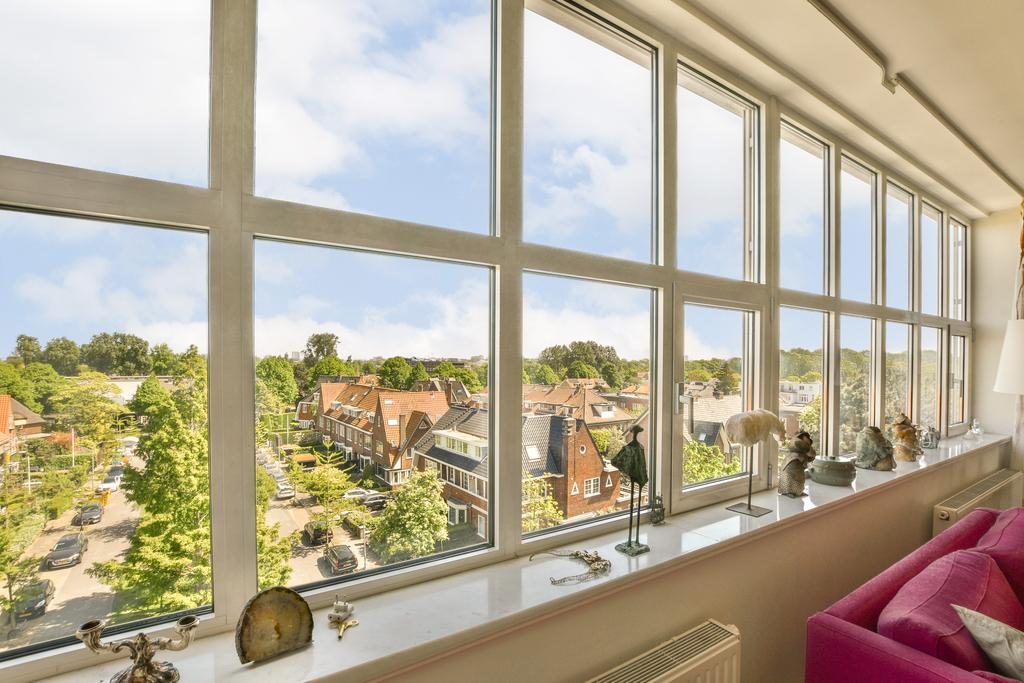 BLOEMENDAAL Essenlaan 12 c