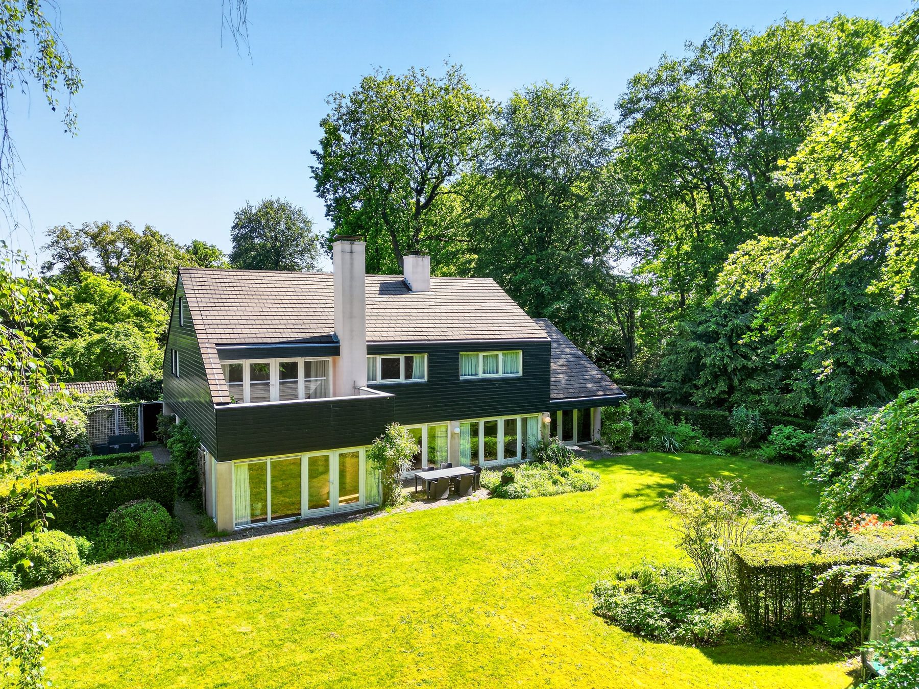 
    Rozenlaantje 6|Laren
